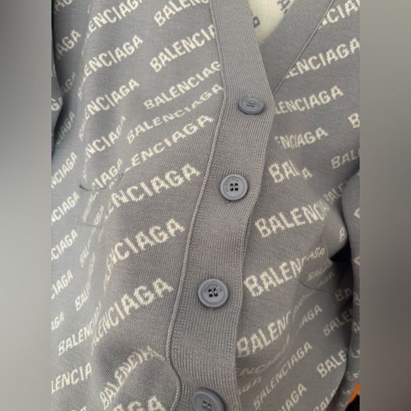 Balenciaga Grey Printed Cardigan Unisex Oversized Size Medium Collection 2022 - Picture 7 of 14